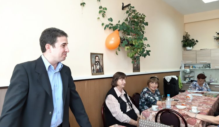 Николай Тишев и Живко Господинов поздравиха възрастните хора в Меден рудник по повод празника им
