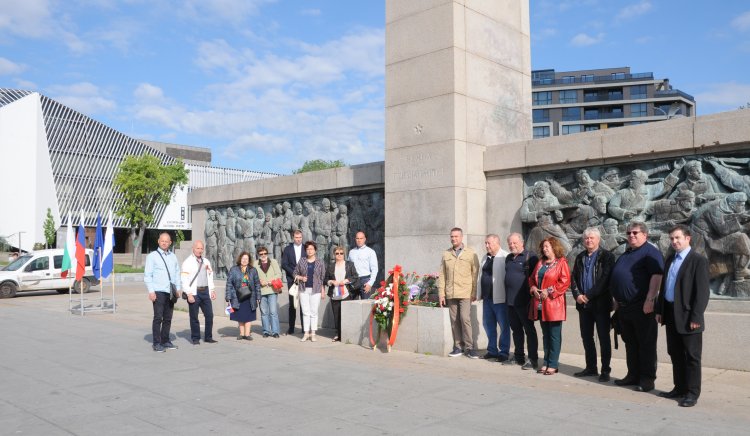 БСП – Бургас отбеляза годишнината от победата над хитлерофашизма