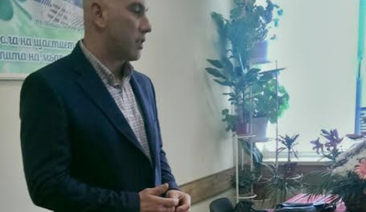 Николай Тишев проведе среща с избиратели в бургаския квартал „Ветрен”