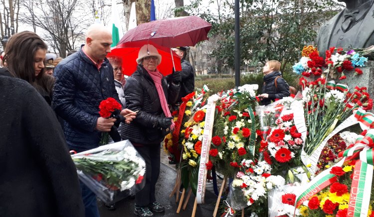 БСП – Бургас отдаде почит на Васил Левски