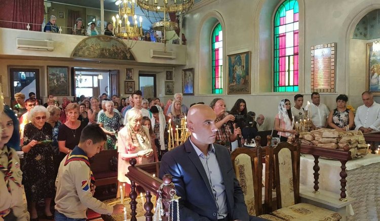 Николай Тишев присъства на храмовия празник в арменската църква в Бургас