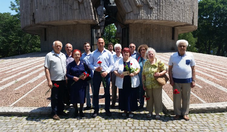 БСП–Бургас и БАС почетоха паметта на Ботев и загиналите за свободата и независимостта на България