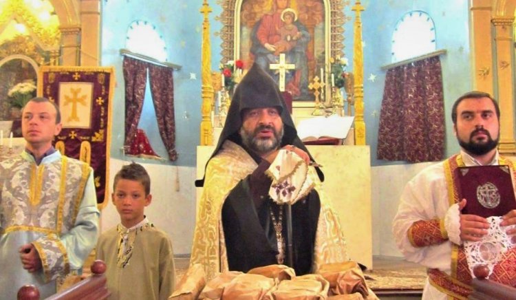 Николай Тишев присъства на храмовия празник в арменската църква в Бургас